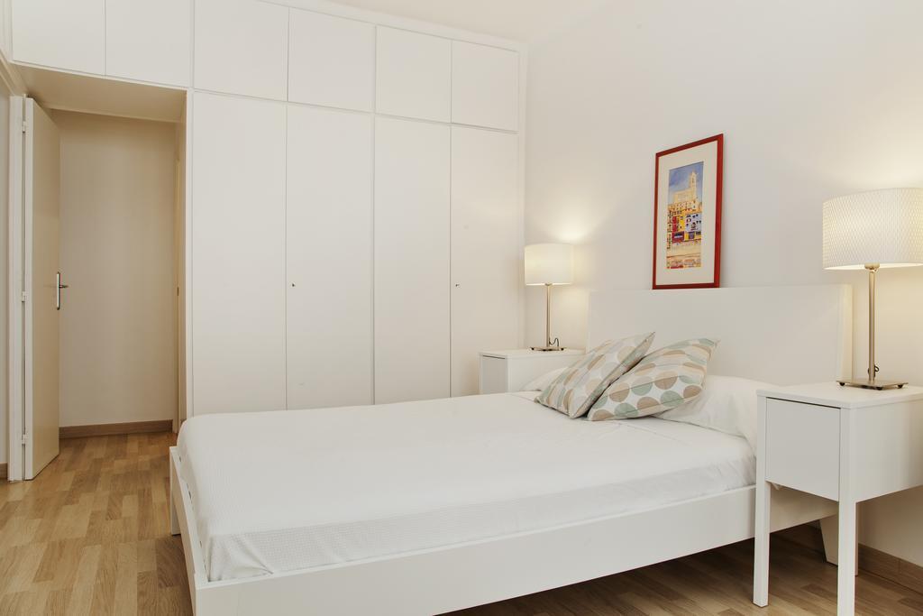 Apartament Flateli Roger 2 Barcelona Zewnętrze zdjęcie