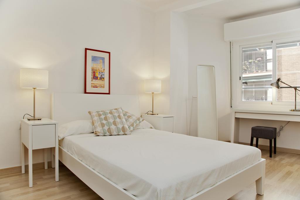 Apartament Flateli Roger 2 Barcelona Zewnętrze zdjęcie