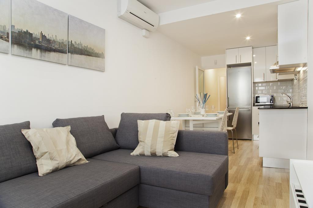 Apartament Flateli Roger 2 Barcelona Zewnętrze zdjęcie