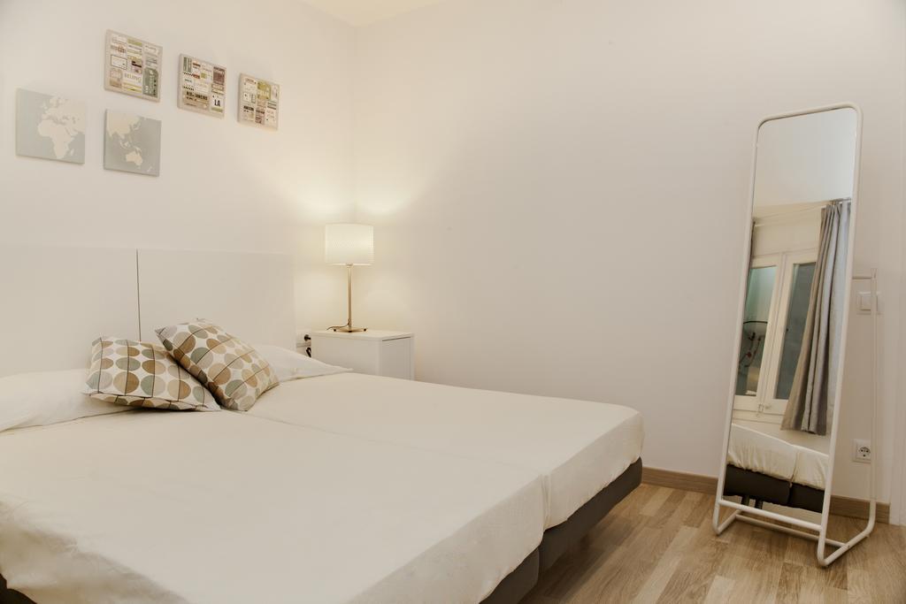 Apartament Flateli Roger 2 Barcelona Zewnętrze zdjęcie